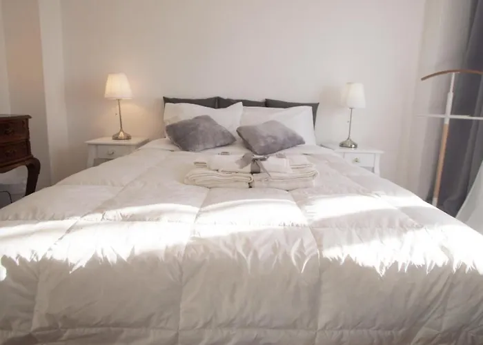 Oleiros Rooms City Center